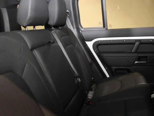 Land Rover Defender 110 D300 Dynamic SE