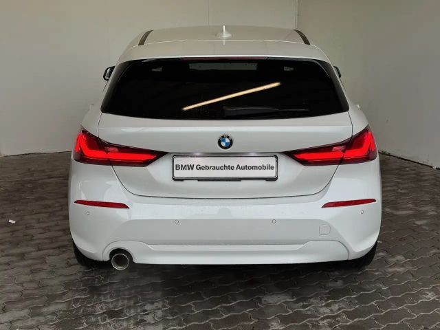 BMW 118 118i 5-deurs Sedan