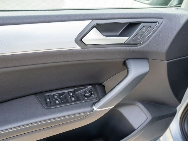 Volkswagen Touran 1.5 TSI DSG