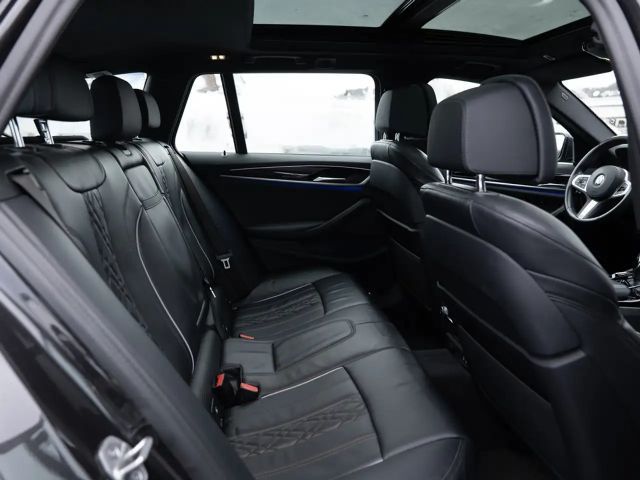 BMW 540 540d M-Sport Touring xDrive