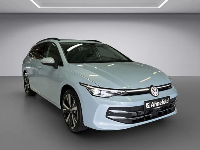 Volkswagen Golf Style Variant