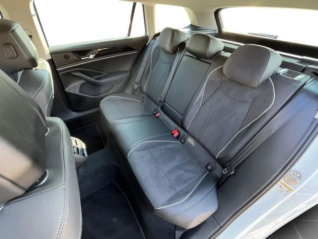 Volkswagen Passat 1.5 eTSI Business Variant