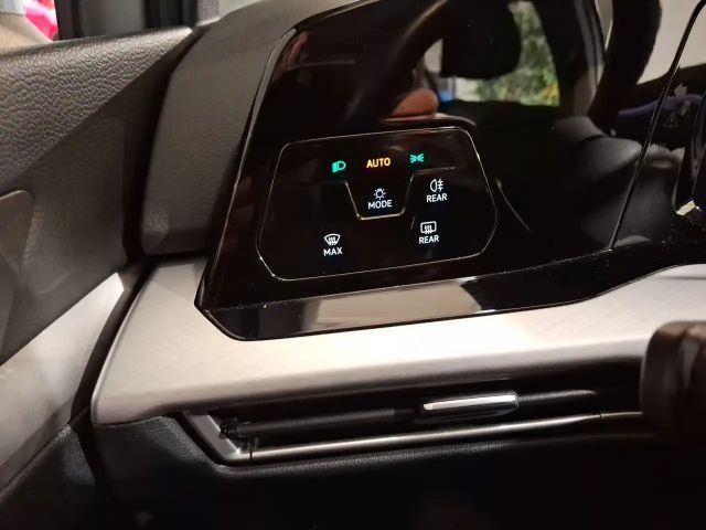 Volkswagen Golf DSG Life Variant