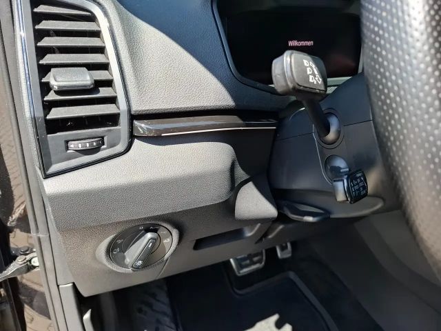 Skoda Karoq Sportline4x4*NAVI*VOLLLEDER*PDCv+h*RFK*SHZv+h*ACC*