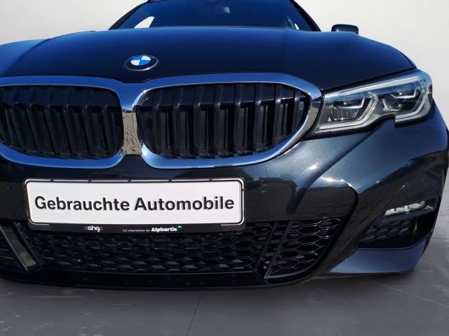 BMW 330 330d M-Sport Touring xDrive