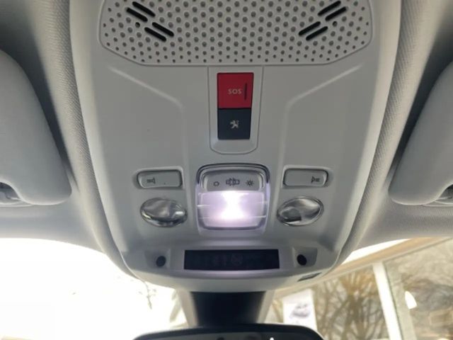 Peugeot E-2008 Allure Pack