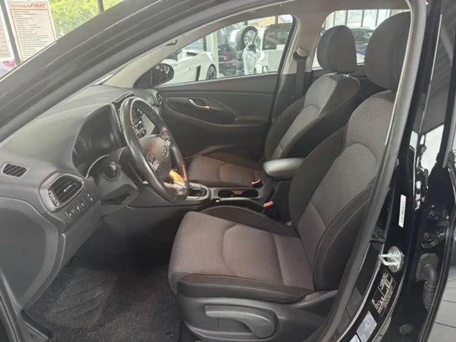 Hyundai i30 Hybrid Select