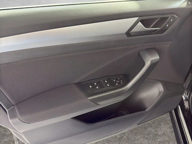 Volkswagen T-Roc Friends TSI