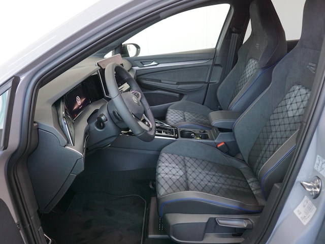 Volkswagen Golf 1.5 eTSI DSG R-Line