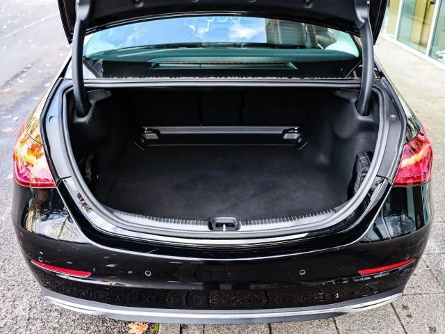 Mercedes-Benz C 200 AVANTGARDE C 200 d Sedan