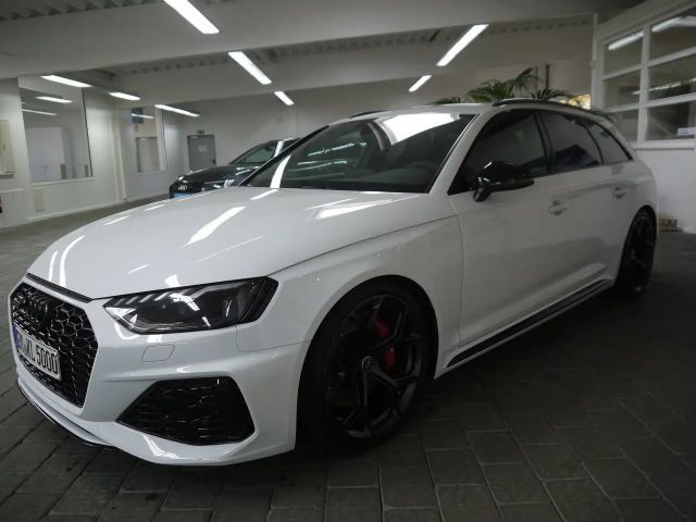 Audi RS4 Competition Quattro