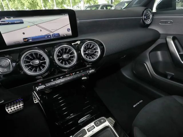 Mercedes-Benz A 200 AMG Line