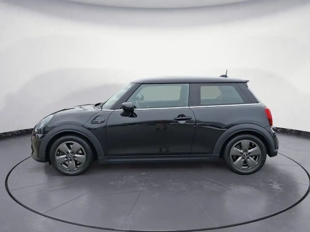 MINI Cooper S Essential Trim CarPlay Sportsitze PDC