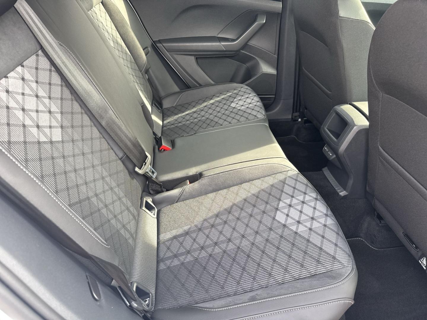 Volkswagen T-Cross 1.0 TSI DSG IQ.Drive R-Line