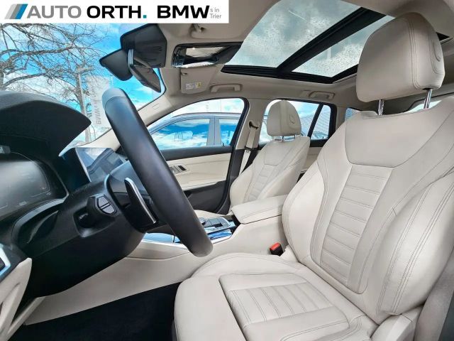 BMW 330 330i Touring xDrive