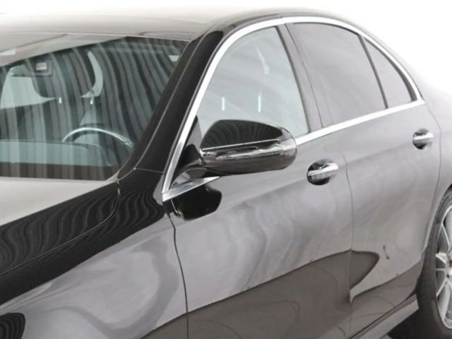 Mercedes-Benz E 220 AMG Line E 220 d Sedan