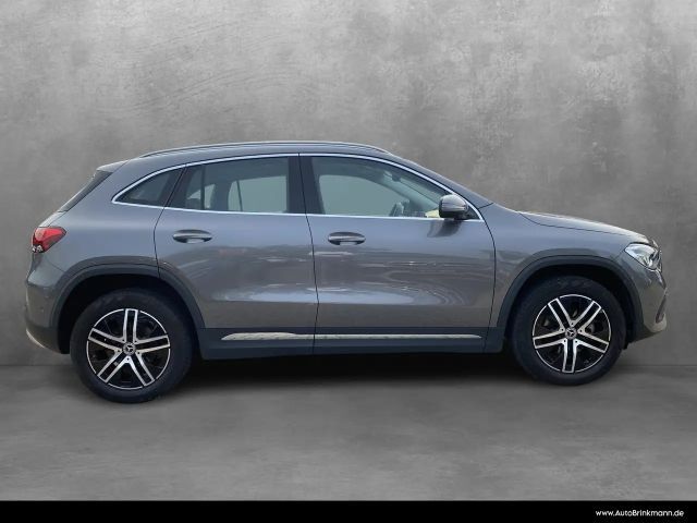 Mercedes-Benz GLA 180 Progressive