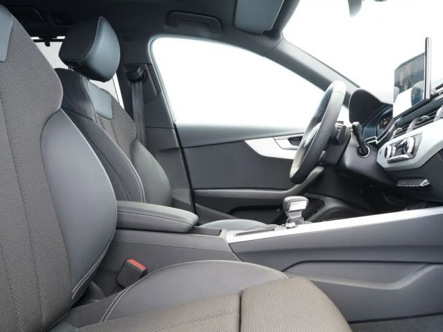Audi A4 35 TDI Avant Competition S-Line