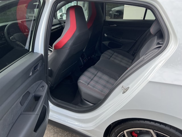 Volkswagen Golf 2.0 TSI DSG