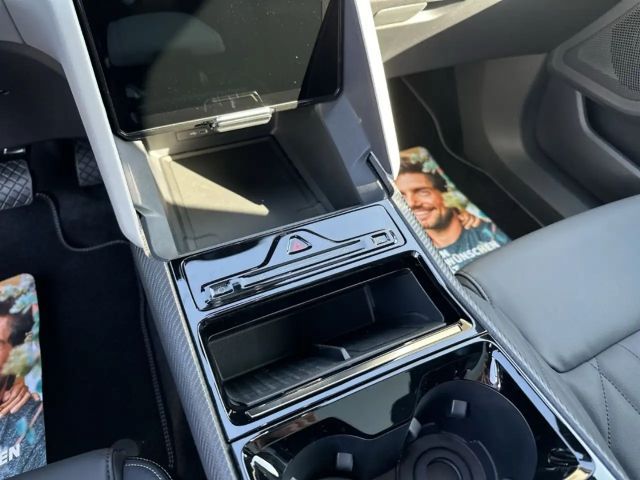 Ford Explorer Premium RWD