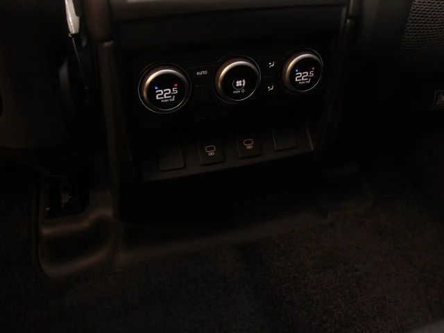 Land Rover Defender D300 Dynamic SE