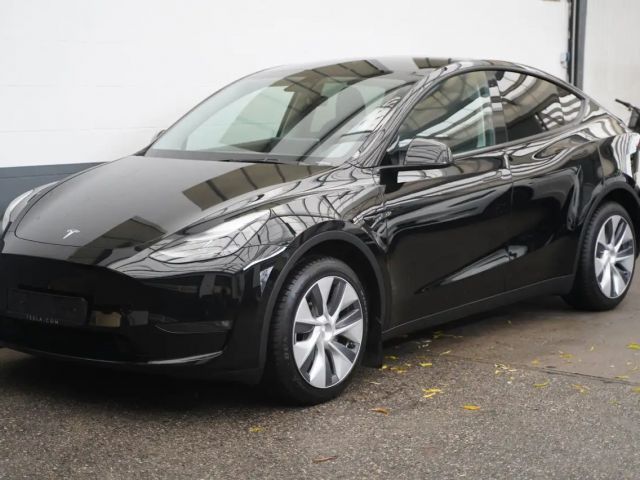 Tesla Model Y AWD Long Range
