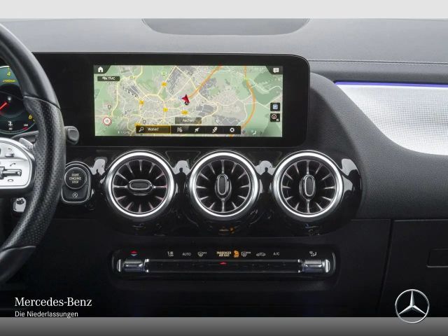 Mercedes-Benz B 180 AMG Line Sedan