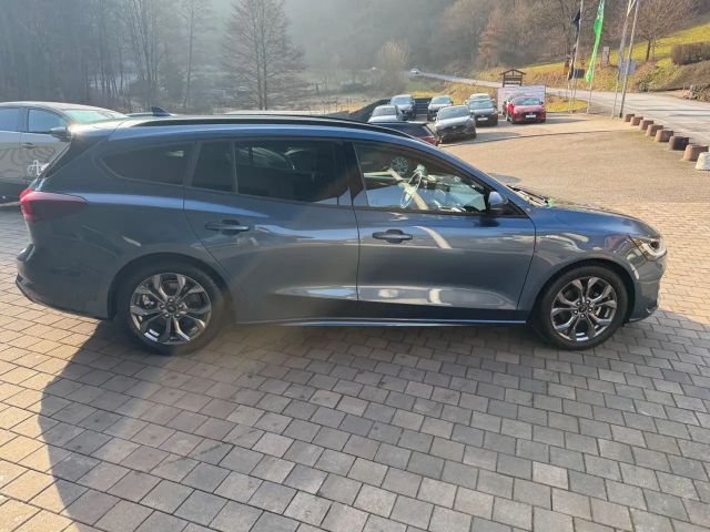 Ford Focus ST Line Wagon