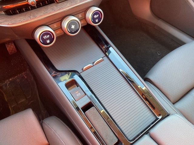 Skoda Superb 2.0 TDI Combi Laurin & Klement