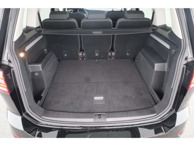 Volkswagen Touran 1.5 TSI DSG R-Line