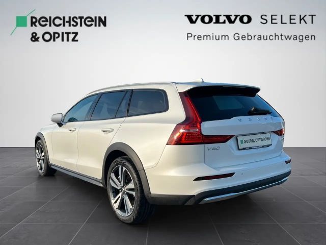 Volvo V60 Cross Country AWD Plus