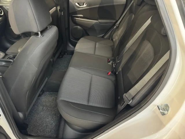 Hyundai Kona 2WD Select