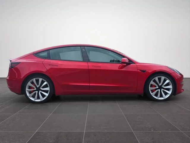 Tesla Model 3 Performance