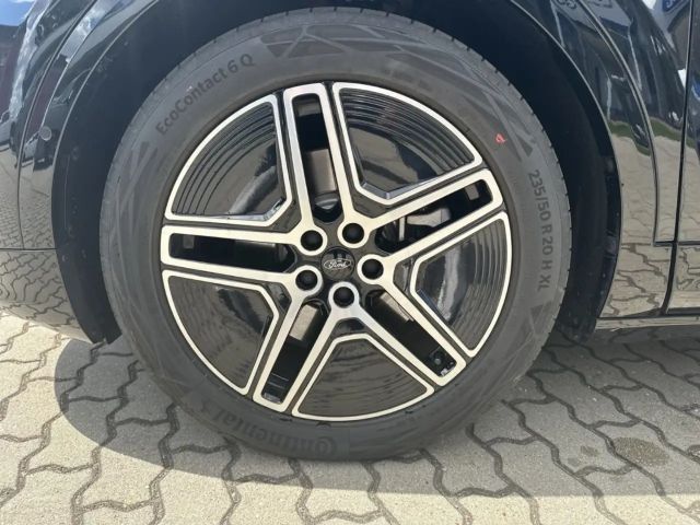 Ford Capri Premium RWD