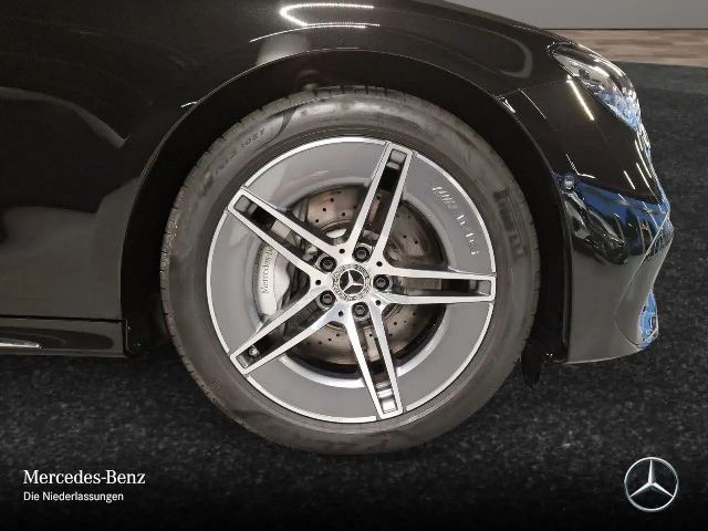 Mercedes-Benz E 200 AMG Line Sedan