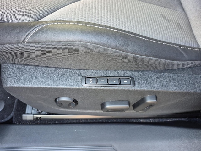 Skoda Enyaq 62KW/h WPUMPE+AHK+KAMERA+MEMORY+KEYLESS+4xSHZG+100KW+CCS+21 ALU!