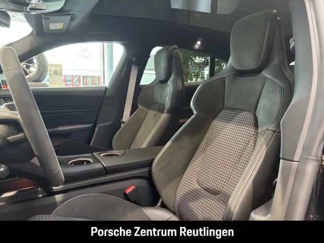 Porsche Taycan 4 Cross Turismo