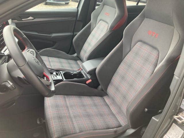 Volkswagen Golf 2.0 TSI DSG Golf VIII