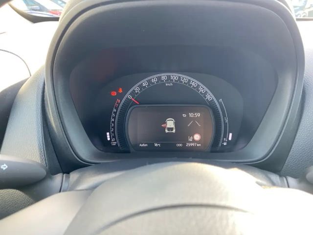 Toyota Aygo Hatchback Play X-play