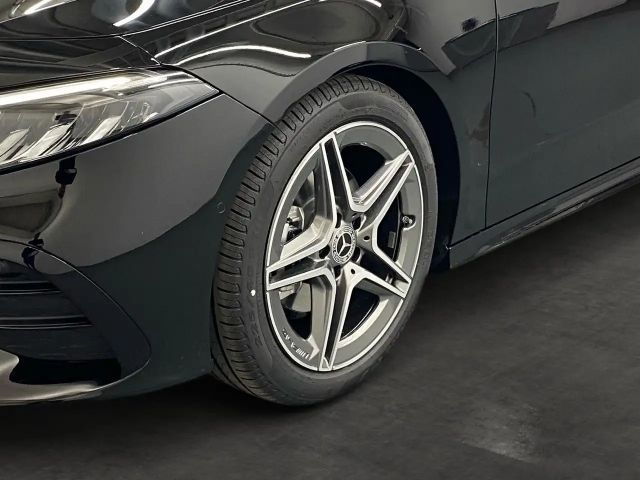 Mercedes-Benz A 180 AMG Line