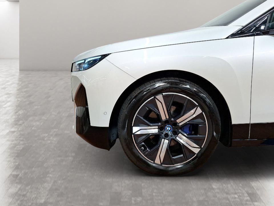 BMW iX xDrive50