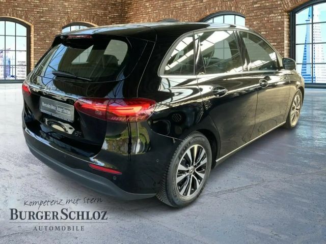 Mercedes-Benz B 180 AUT Kam. KlimaA LED LM Navi PDC ParkAss