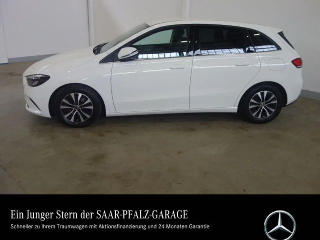 Mercedes-Benz B 200 B 200 d Style
