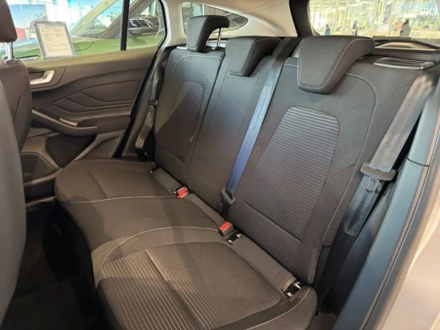 Ford Focus Titanium Wagon