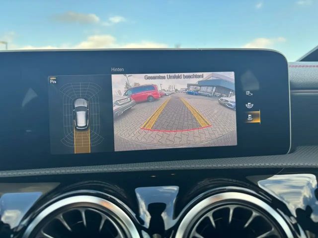 Mercedes-Benz CLA 200 AMG Line Shooting Brake