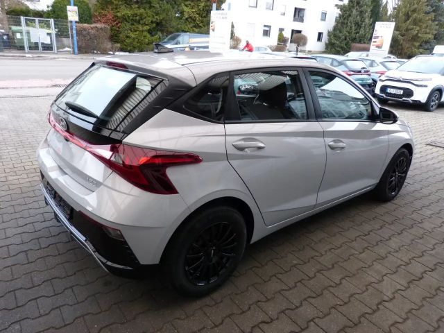 Hyundai i20 NAVI SHZ LHZ APPLE ALU KAMERA