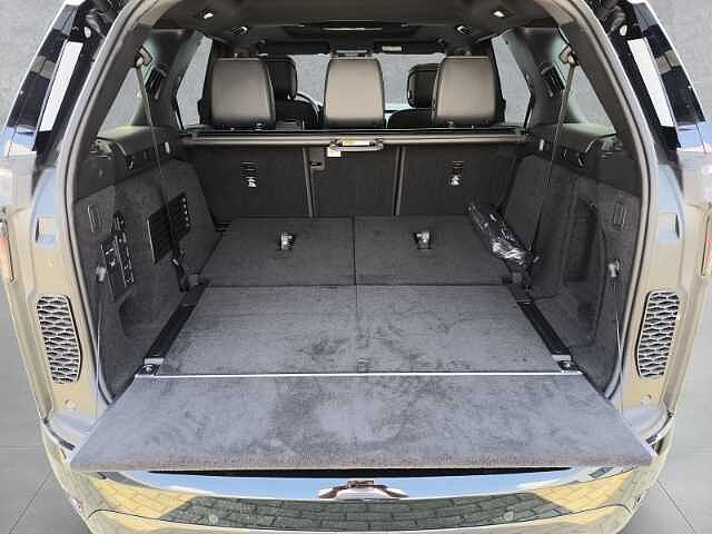 Land Rover Discovery D300 Dynamic HSE