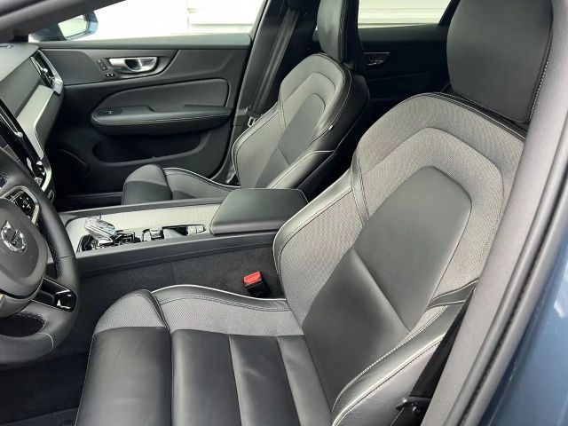 Volvo V60 Cross Country AWD Bright Plus