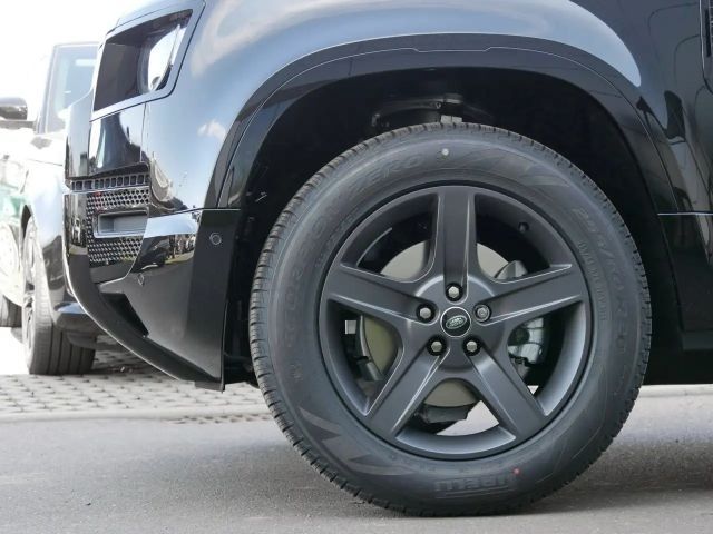 Land Rover Defender 110 Dynamic SE