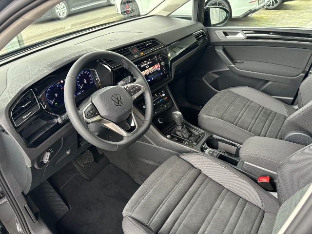Volkswagen Touran 1.5 TSI DSG R-Line